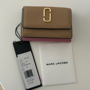 Marc Jacob new sandcastle multi wallet